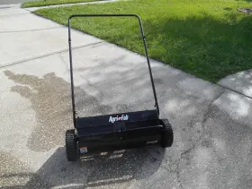 45-02183 AGRI-FAB Push Lawn Sweeper 45-02183 AGRI-FAB Push Lawn Sweeper