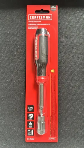 CMMT98353 CRAFTSMAN Led Magnetic Telescoping Tool CMMT98353 CRAFTSMAN Led Magnetic Telescoping Tool