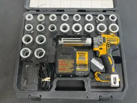 DCE151 DEWALT Cordless Cable Stripper Battery Charger #2