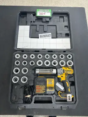 DCE151 DEWALT Cordless Cable Stripper Battery Charger