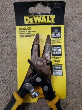 DWHT70276 DEWALT Compound Action Linemans Pliers #2 DWHT70276 DEWALT Compound Action Linemans Pliers #2