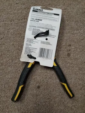 DWHT70276 DEWALT Compound Action Linemans Pliers #3 DWHT70276 DEWALT Compound Action Linemans Pliers #3