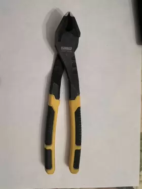 DWHT74274 DEWALT Diagonal Pliers Prying Tip DWHT74274 DEWALT Diagonal Pliers Prying Tip