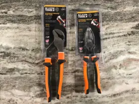 502-10-EINS KLEIN TOOLS Electricians Insulated Pliers 502-10-EINS KLEIN TOOLS Electricians Insulated Pliers