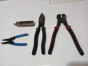 J2000-9NE KLEIN TOOLS Journeyman Linemans Pliers Strippers J2000-9NE KLEIN TOOLS Journeyman Linemans Pliers Strippers