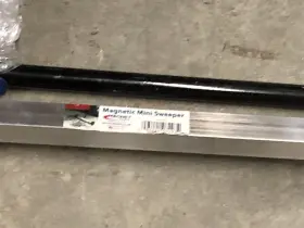 07293 MASTER MAGNETICS Magnetic Mini Sweeper Header #2