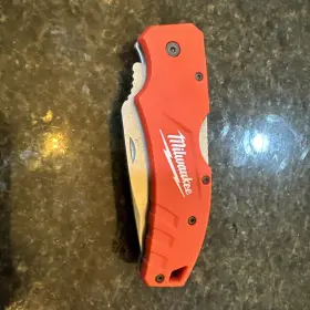 48-22-1940 MILWAUKEE Knife Fastback #2 48-22-1940 MILWAUKEE Knife Fastback #2