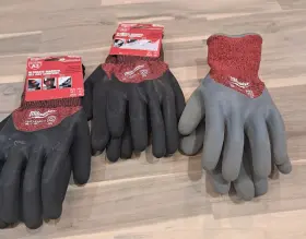 48-22-8923 MILWAUKEE Latex Insulated Winter Dipped Gloves 48-22-8923 MILWAUKEE Latex Insulated Winter Dipped Gloves