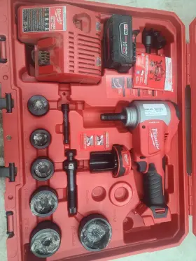 2676-22 MILWAUKEE TOOLS Tools #2 2676-22 MILWAUKEE TOOLS Tools #2