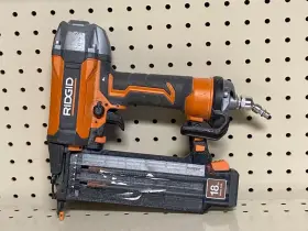 P1-81 RIDGID TOOLS Pneumatic Brad Nailer P1-81 RIDGID TOOLS Pneumatic Brad Nailer