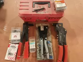 2095933 RIVET Pop Gun