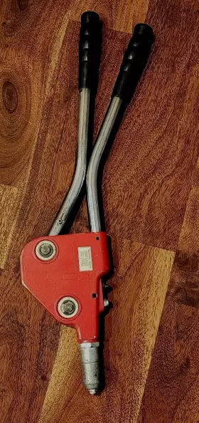 5901 RIVET Proline Gun