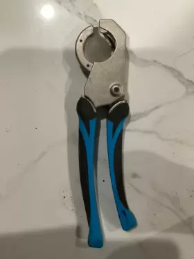 25880 SHARKBITE Pro Pipe Cutter Cuts Up Cts Rex Pe Rt #2 25880 SHARKBITE Pro Pipe Cutter Cuts Up Cts Rex Pe Rt #2