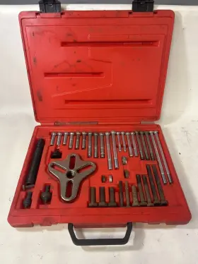 CJ2001 SNAP-ON Tools Bolt Grip Puller Set CJ2001 SNAP-ON Tools Bolt Grip Puller Set