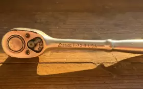 F-70-R SNAP-ON Drive Ratchet Socket Wrench Tool F-70-R SNAP-ON Drive Ratchet Socket Wrench Tool