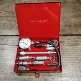 KR-122 SNAP-ON Tools Engine Compression Set KR-122 SNAP-ON Tools Engine Compression Set