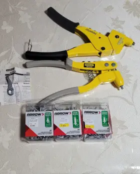 MR77C STANLEY Swivel Head Riveter Rivets