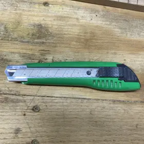 Tajima Lc-500 Endura Cutter Auto Blade Lock 18mm Snap Knife Tajima Lc-500 Endura Cutter Auto Blade Lock 18mm Snap Knife