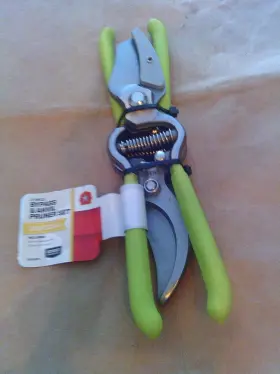 2415893 TRACTOR SUPPLY Pruner Set 2415893 TRACTOR SUPPLY Pruner Set