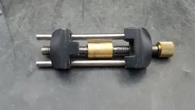 Veritas 05m09.40 Side-clamping Honing Guide Short And Long Blades 2-1/2 Inch Wide #05m09.40 Veritas 05m09.40 Side-clamping Honing Guide Short And Long Blades 2-1/2 Inch Wide #05m09.40