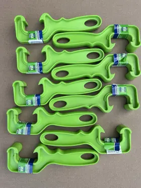 048661005569 WARNER Pail Opener