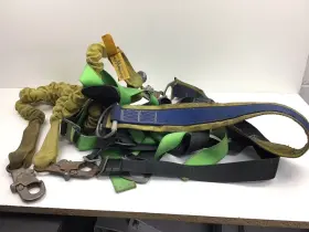 051751108699 WERNER LADDER Upgear Safety Harness #3