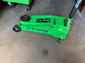 64783 YOOZENA Daytona Rapid Pump Floor Jack 64783 YOOZENA Daytona Rapid Pump Floor Jack