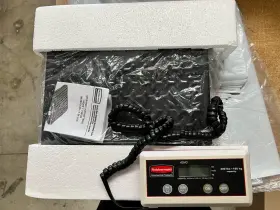 FG404088-OBU ZEBRA Rubbermaid Digital Receiving Scale #2