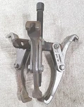 Otc Tools 1037 Mechanical Grip-o-matic 7-ton Reversible 2/3-jaw Puller. Fixed Price $94.00.