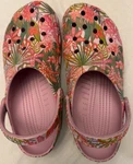 Vera Bradley Classic Crocs Ballerina Pink Rain Forest Canopy M9/w11 Preown(a2-6). Fixed Price $50.00.